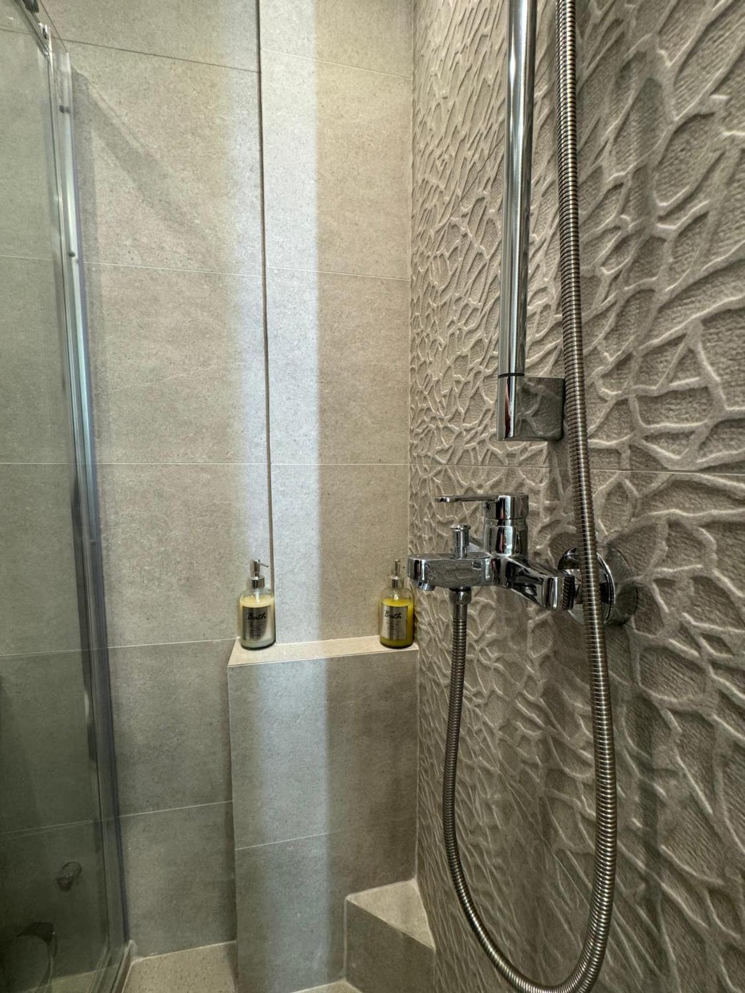 Dekolomvou Apartment Солун Екстериор снимка