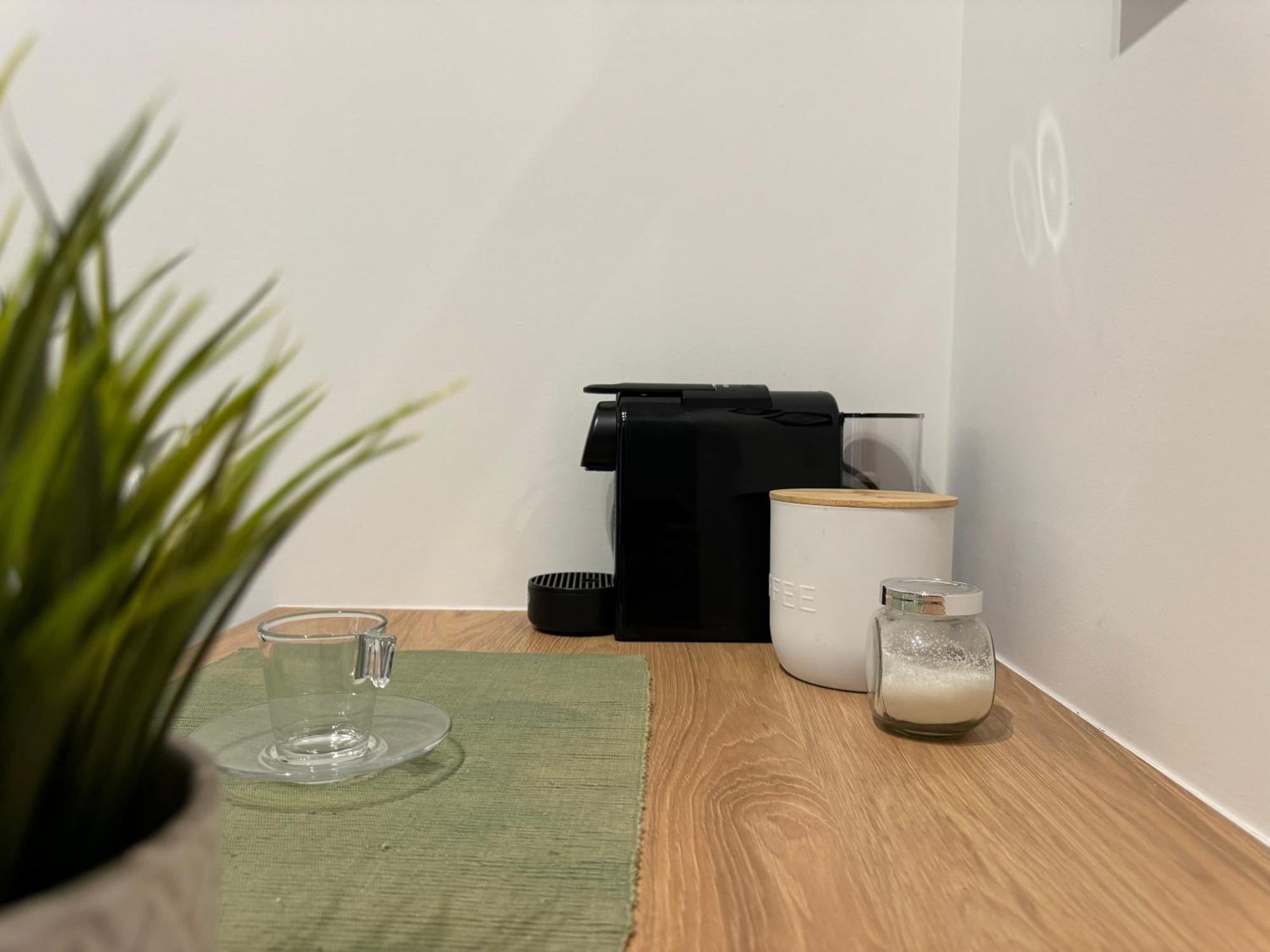 Dekolomvou Apartment Солун Екстериор снимка